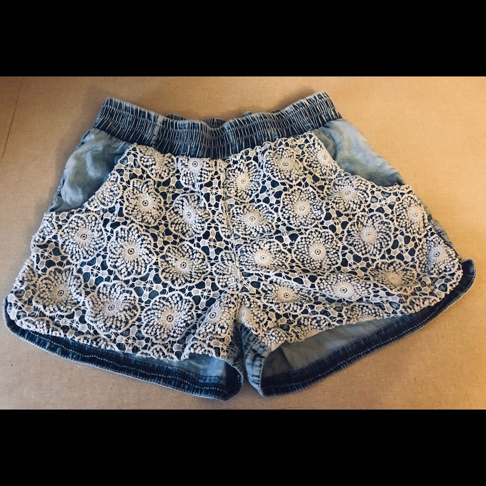 🦄 Charlotte Russe Lace Shorts